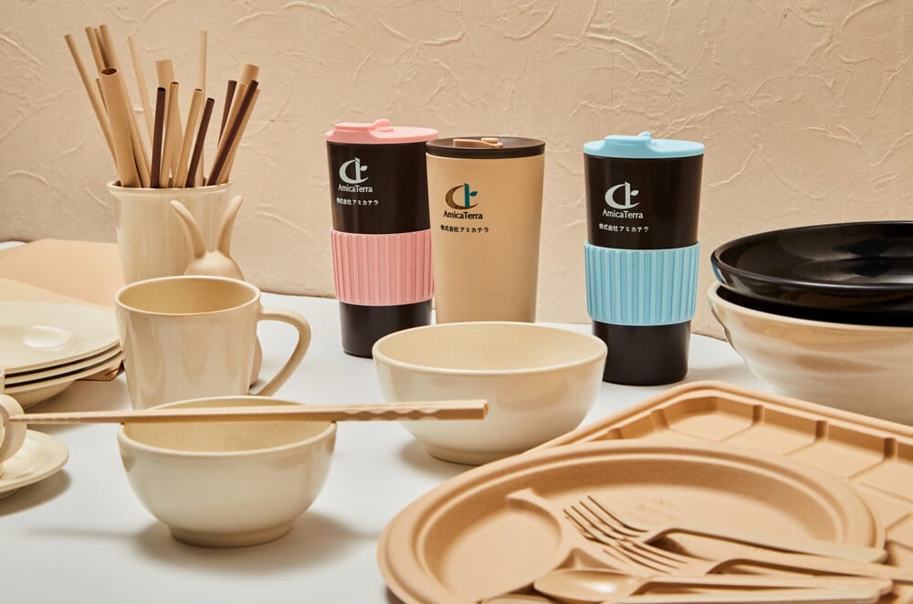 土に戻るプラスチック代替素材